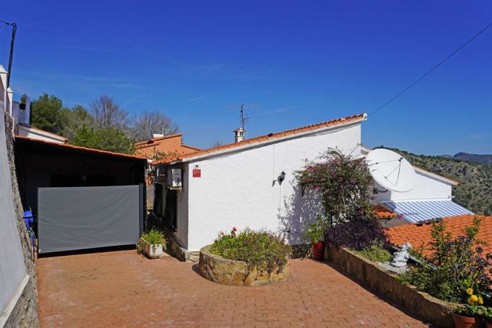 Image No.7-4 Bed Property for sale