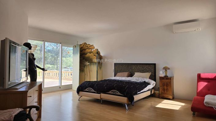 Image No.14-7 Bed Villa for sale