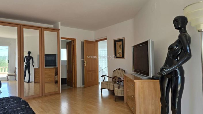 Image No.18-7 Bed Villa for sale