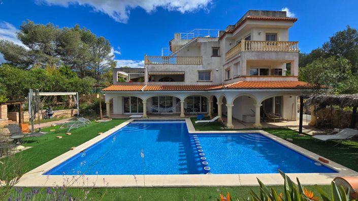 Image No.2-7 Bed Villa for sale