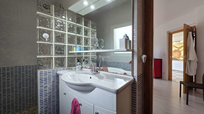 Image No.32-7 Bed Villa for sale