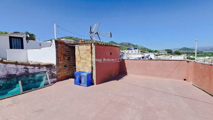 Image No.15-3 Bed Townhouse for sale