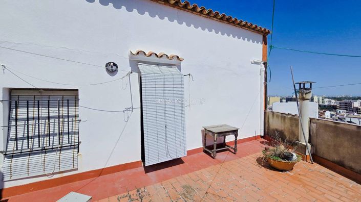Image No.20-3 Bed Townhouse for sale