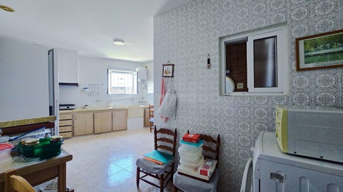 Image No.23-3 Bed Townhouse for sale