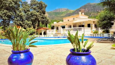 5 Bed Villa for sale