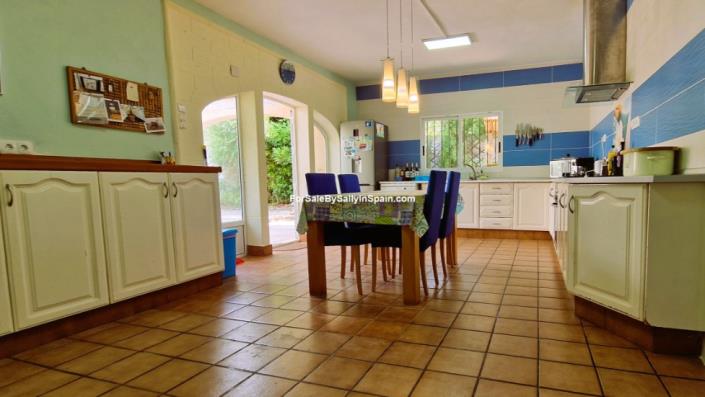 Image No.18-5 Bed Villa for sale