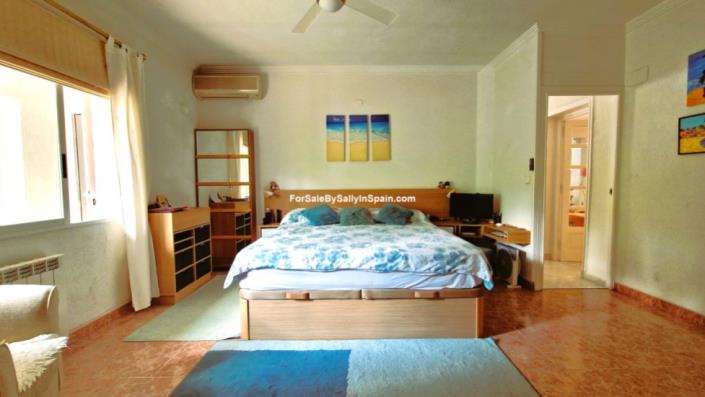 Image No.37-5 Bed Villa for sale