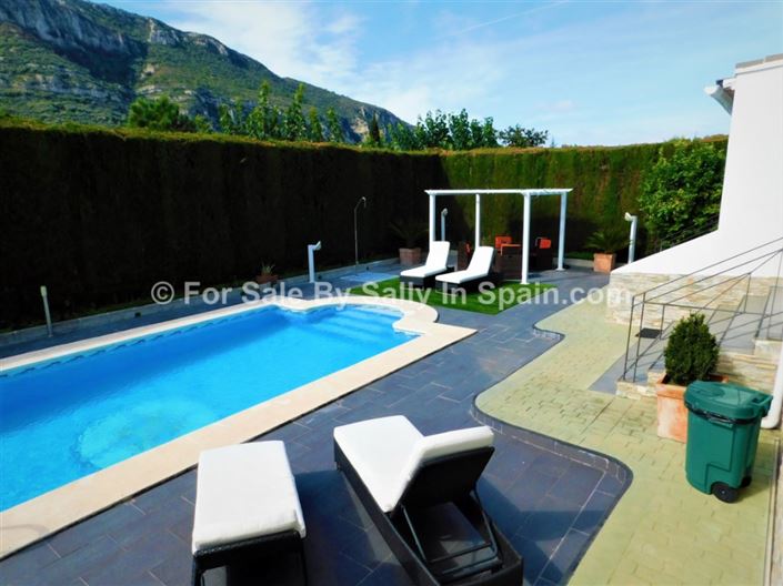 Image No.1-Villa de 4 chambres à vendre à Barx