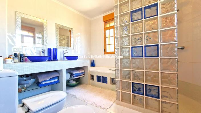 Image No.41-Villa de 8 chambres à vendre à Benicolet