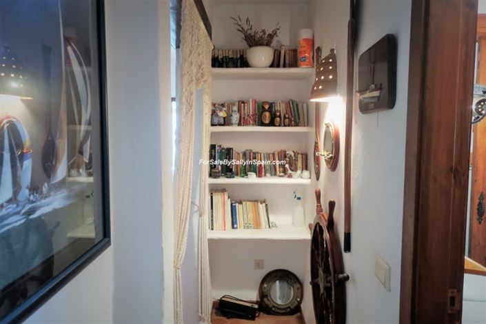 Image No.45-5 Bed Villa for sale