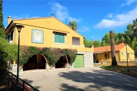Image No.0-Villa de 5 chambres à vendre à Alzira