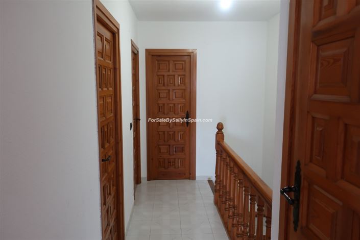 Image No.25-4 Bed Villa for sale