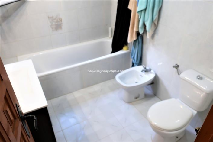 Image No.30-4 Bed Villa for sale