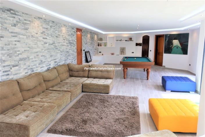 Image No.18-3 Bed Villa for sale