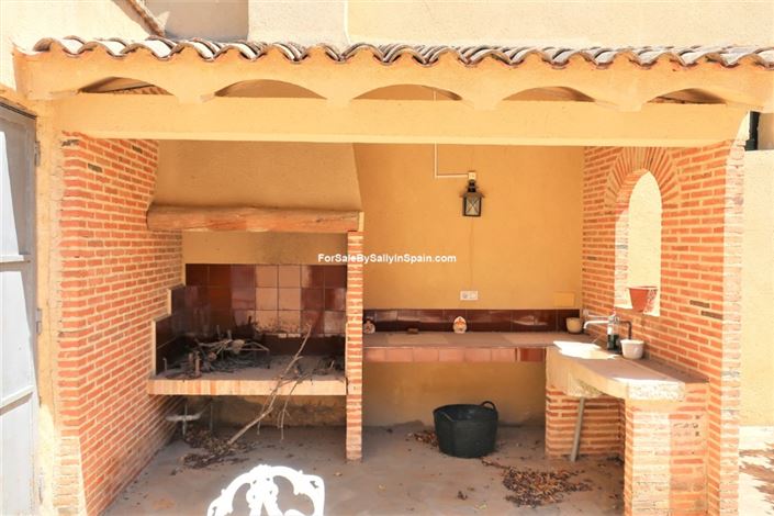 Image No.13-10 Bed Villa for sale