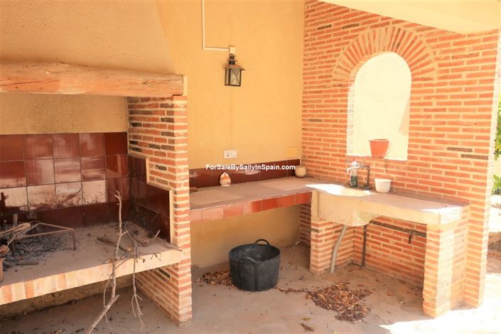 Image No.14-10 Bed Villa for sale