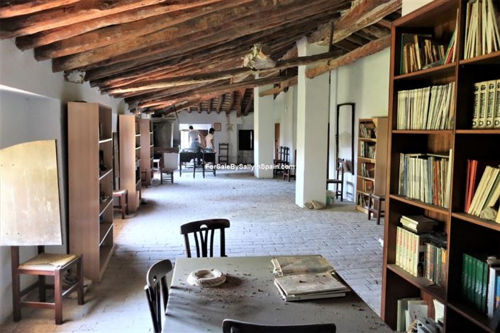 Image No.4-10 Bed Villa for sale