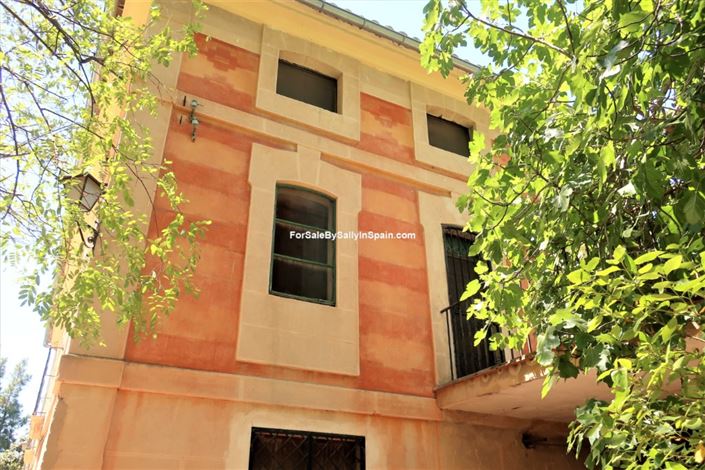 Image No.5-10 Bed Villa for sale