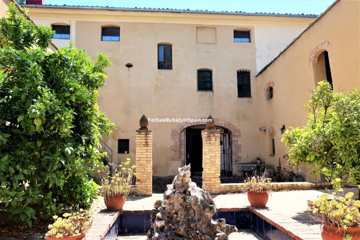 Image No.8-10 Bed Villa for sale