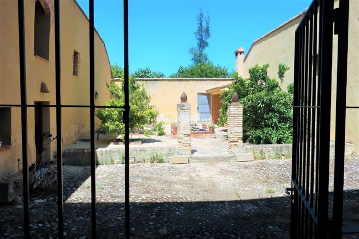 Image No.9-10 Bed Villa for sale