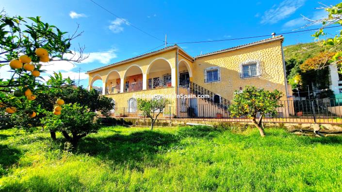 Image No.2-4 Bed Villa for sale