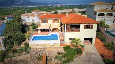 Villa de 4 chambres à vendre à Oliva