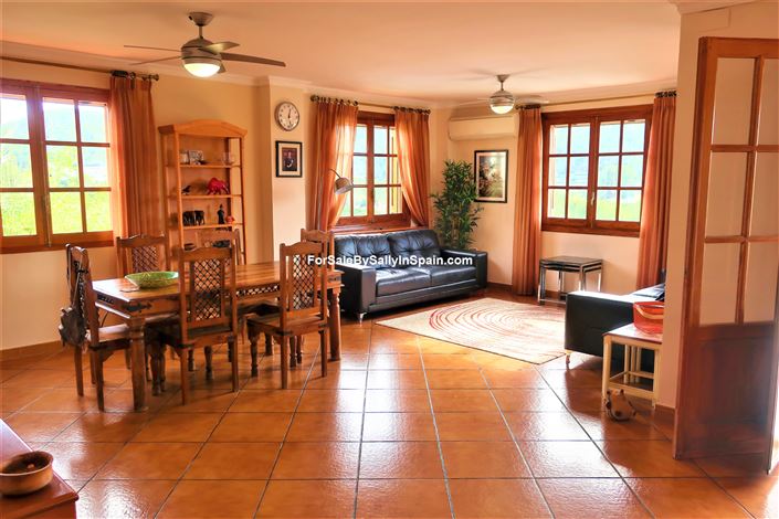 Image No.50-Villa de 4 chambres à vendre à Oliva