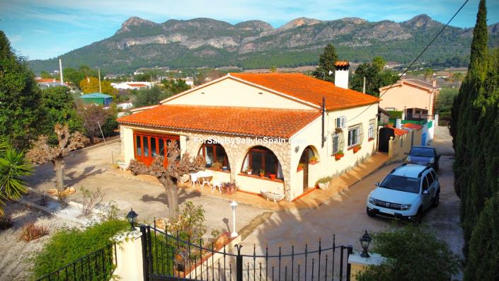 Image No.2-Villa de 4 chambres à vendre à Marxuquera