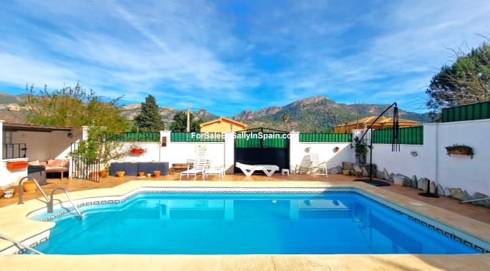 Image No.3-Villa de 4 chambres à vendre à Marxuquera