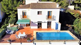 Image No.0-Villa de 4 chambres à vendre à Alicante