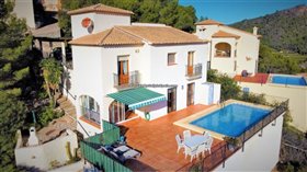 Image No.4-Villa de 4 chambres à vendre à Alicante