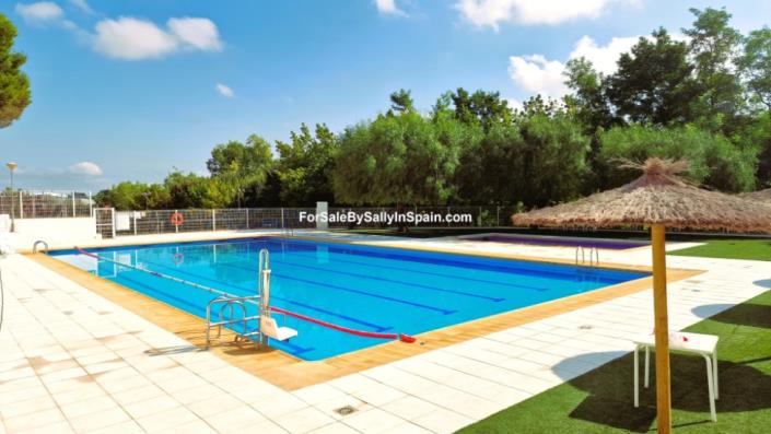 Image No.4-6 Bed Townhouse for sale