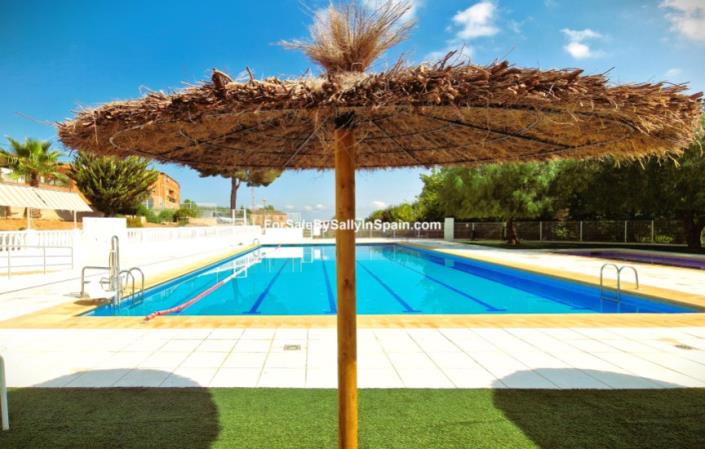 Image No.24-6 Bed Townhouse for sale