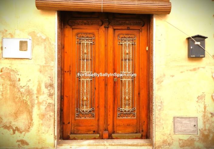 Image No.6-6 Bed Townhouse for sale