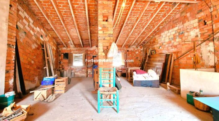 Image No.22-6 Bed Townhouse for sale