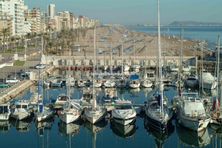 Image No.45-4 Bed Villa for sale