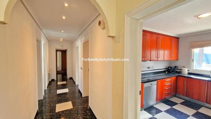 Image No.19-5 Bed Villa for sale