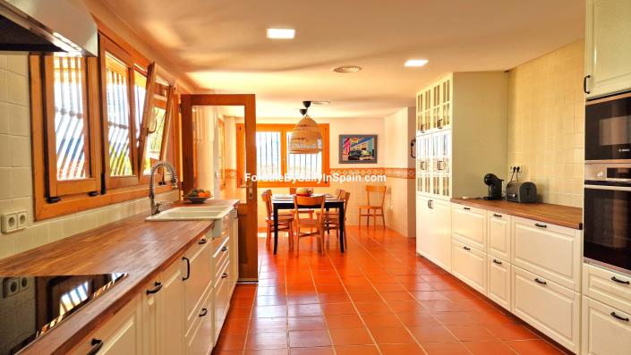 Image No.20-3 Bed Villa for sale