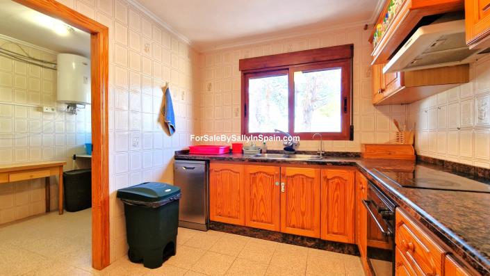 Image No.28-5 Bed Villa for sale