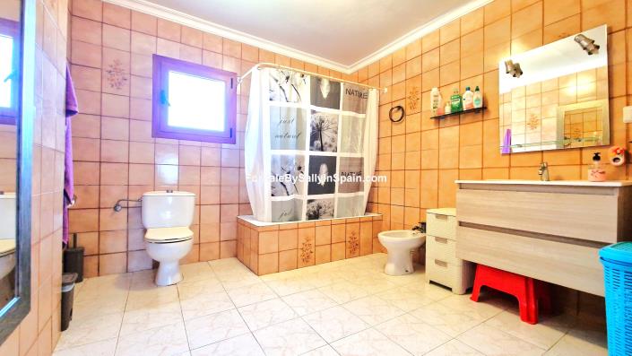 Image No.31-5 Bed Villa for sale