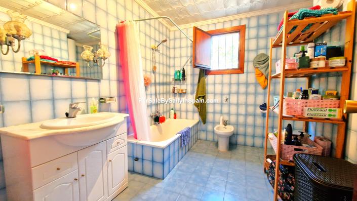 Image No.38-5 Bed Villa for sale