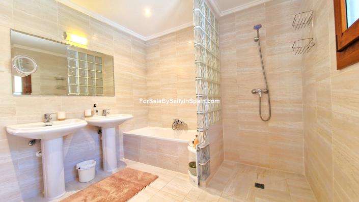 Image No.44-Villa de 6 chambres à vendre à Gandía