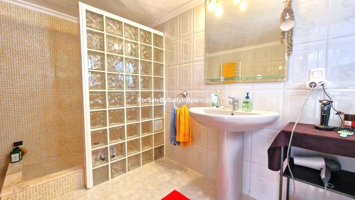 Image No.43-4 Bed Villa for sale