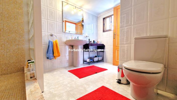 Image No.42-4 Bed Villa for sale