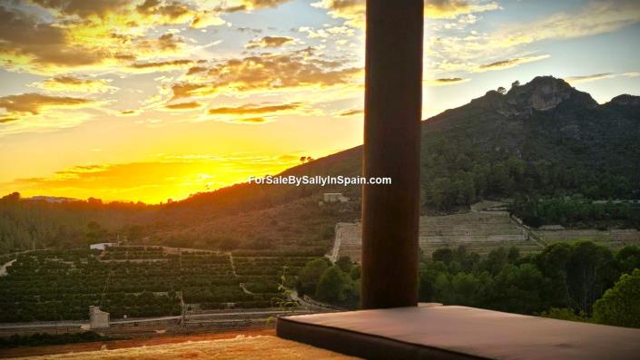 Image No.8-4 Bed Villa for sale