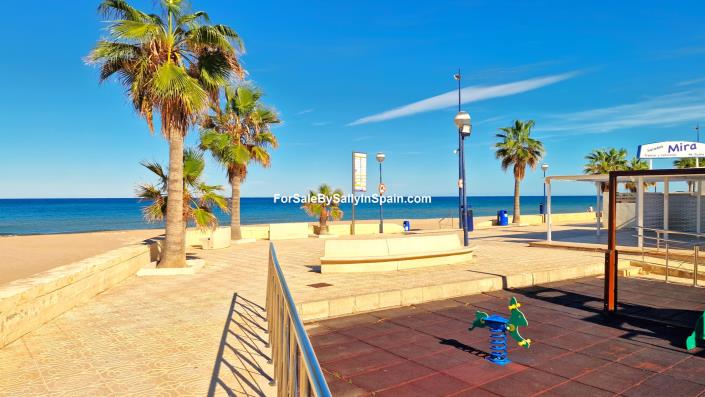 Image No.9-Villa de 5 chambres à vendre à Playa De Miramar