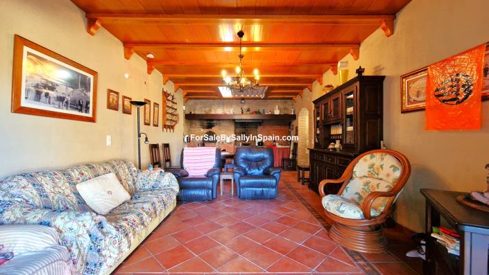 Image No.25-8 Bed Finca for sale