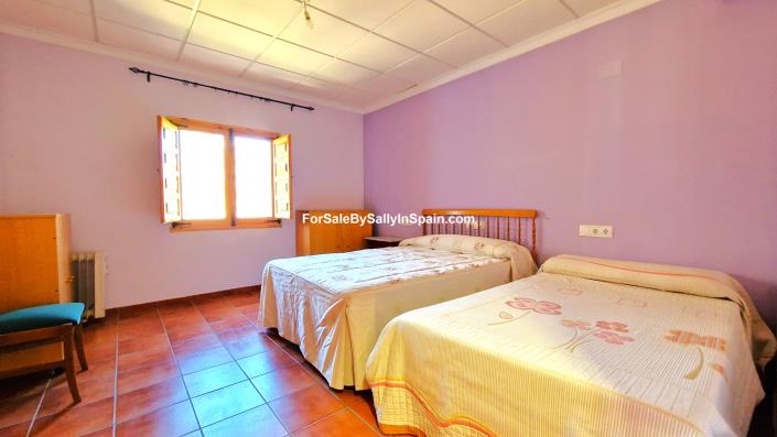 Image No.46-8 Bed Finca for sale