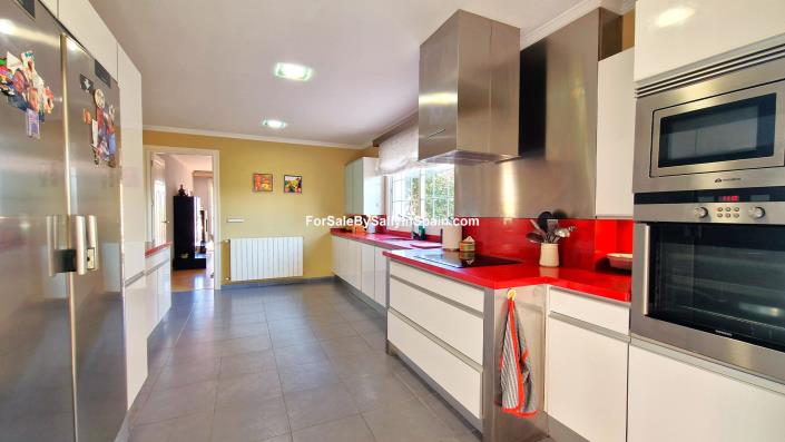 Image No.24-6 Bed Villa for sale