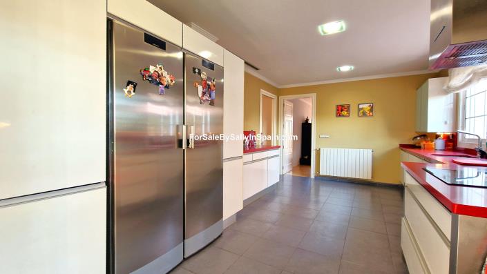 Image No.27-6 Bed Villa for sale